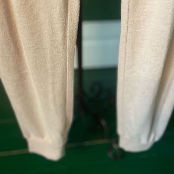 Venus Cozy Hacci Duster and Jogger Set in Khaki - Picture 11 of 15